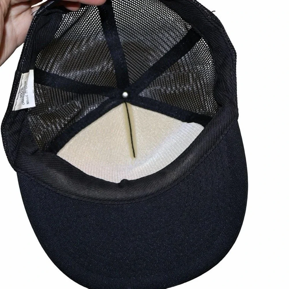 Snapback black mesh